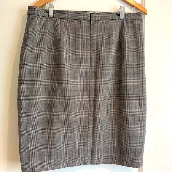 Grey and brown plaid wrap pencil skirt. Size 12. - Picture 2 of 5